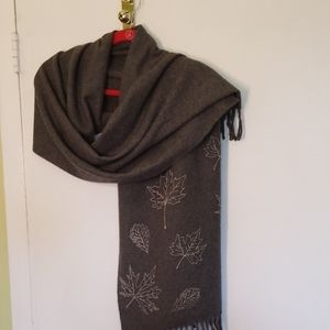 Dennis Basso  Scarf
